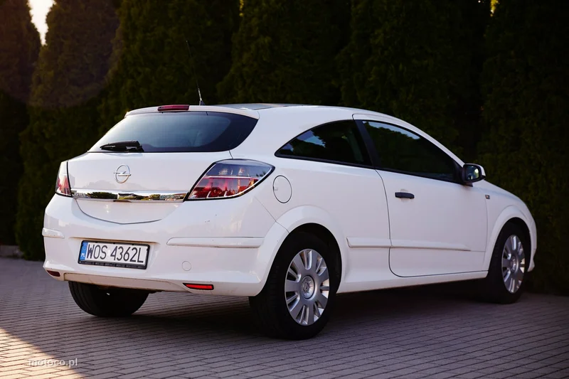 Opel Astra GTC 6