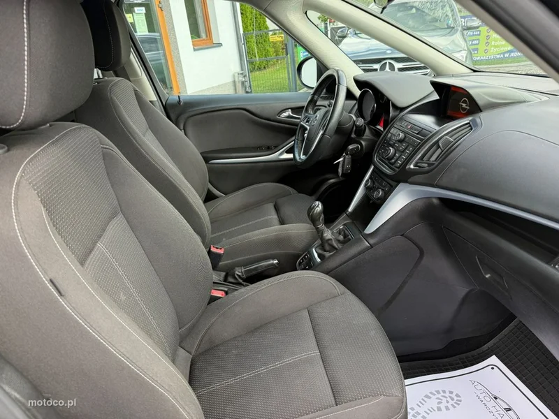 Opel Zafira C Tourer 15