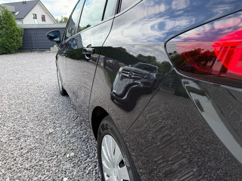 Opel Zafira C Tourer 19