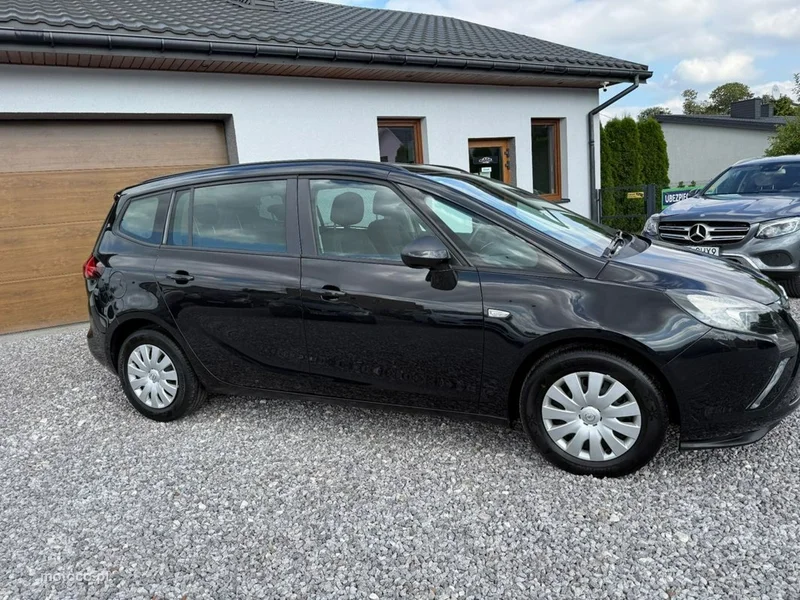 Opel Zafira C Tourer 23