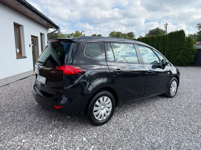 Opel Zafira C Tourer 26