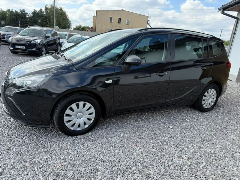 Opel Zafira C Tourer 33
