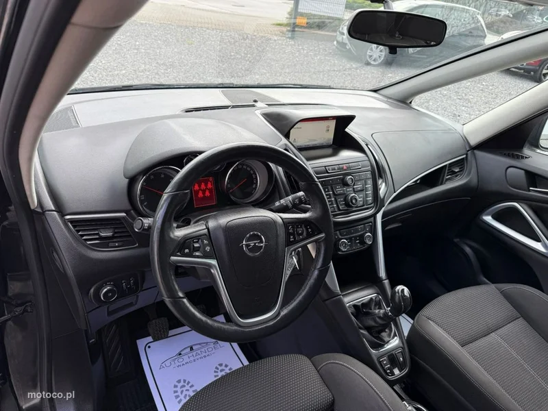 Opel Zafira C Tourer 8