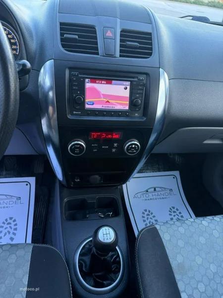 Suzuki SX4 10