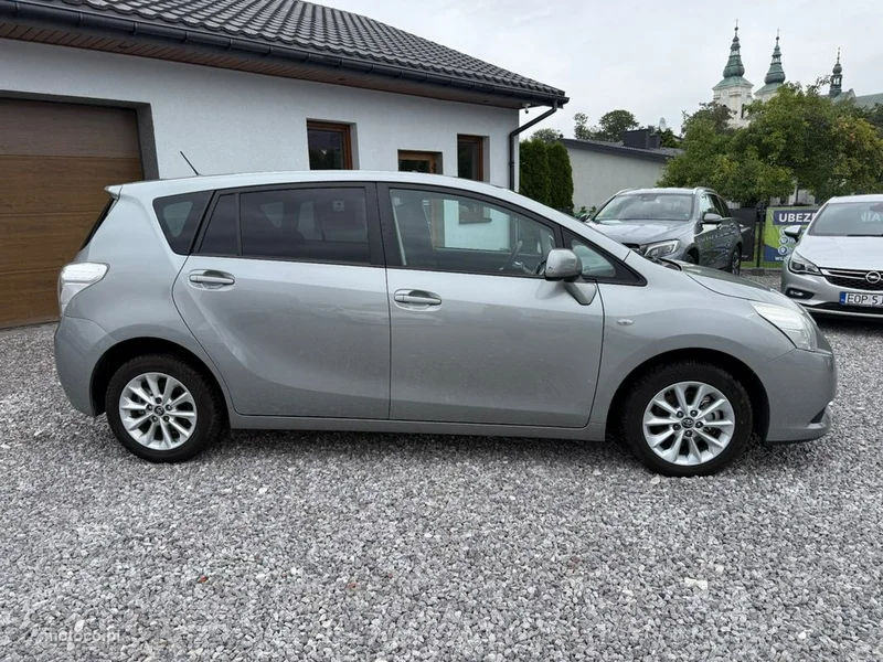 Toyota Verso 2