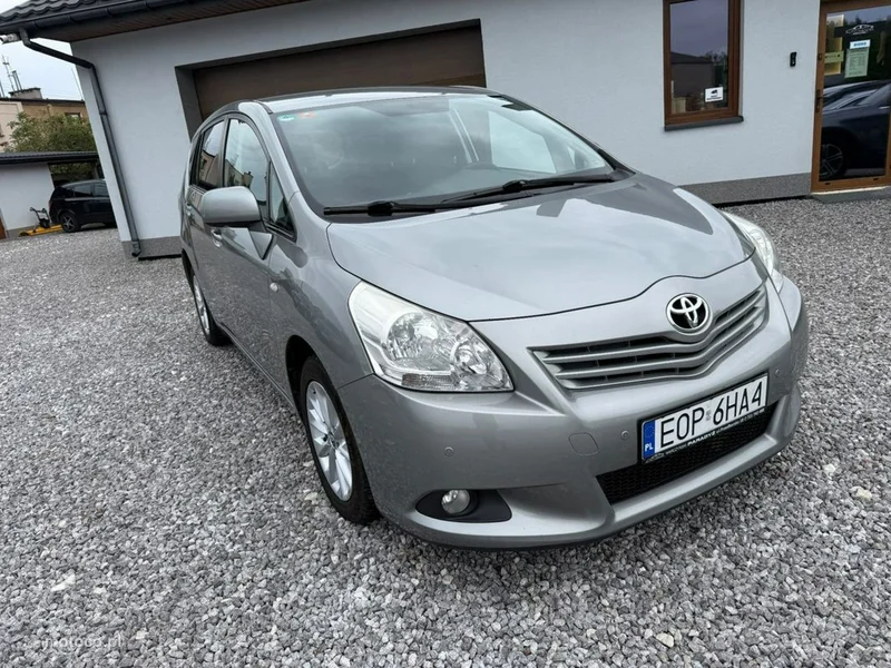 Toyota Verso 20