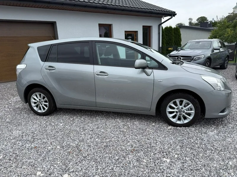 Toyota Verso 22