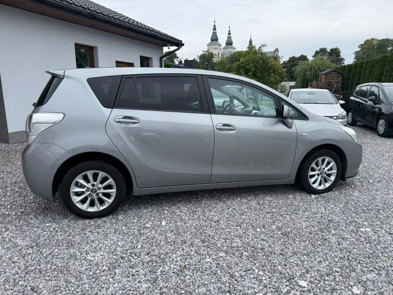 Toyota Verso 23