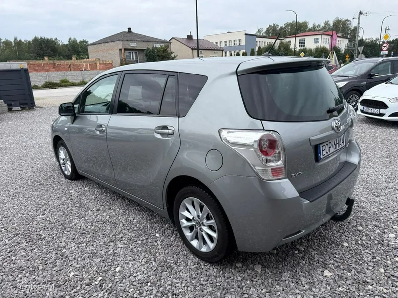 Toyota Verso 27