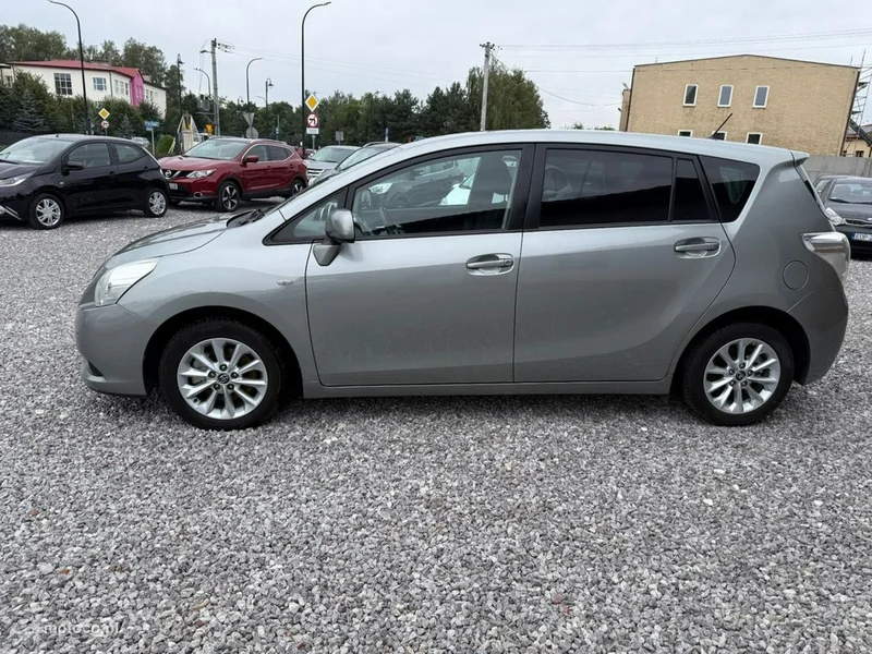 Toyota Verso 30