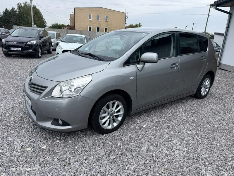 Toyota Verso 33