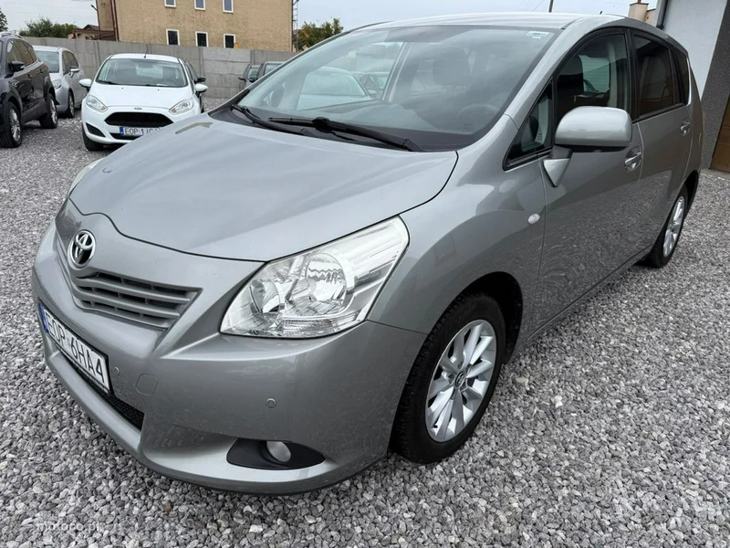 Toyota Verso 6