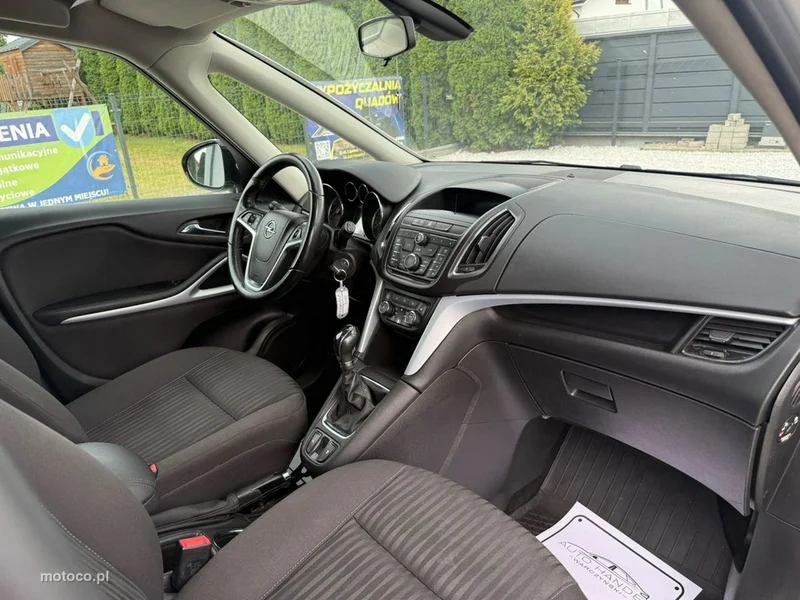 Opel Zafira C Tourer 14