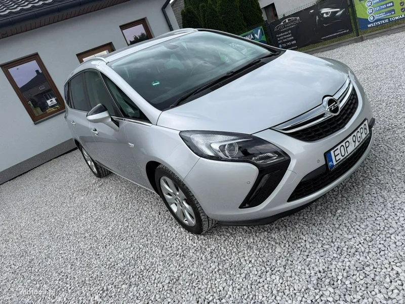 Opel Zafira C Tourer 21