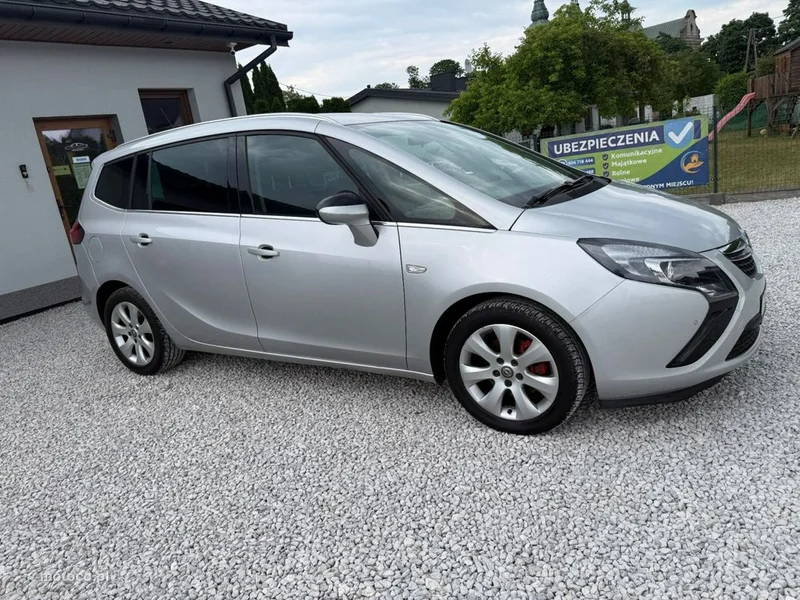 Opel Zafira C Tourer 23