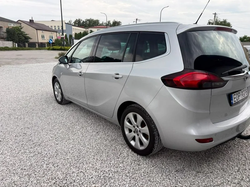 Opel Zafira C Tourer 30