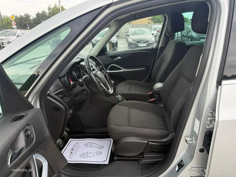 Opel Zafira C Tourer 7