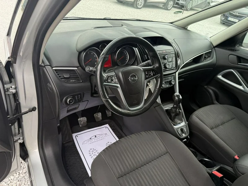 Opel Zafira C Tourer 8