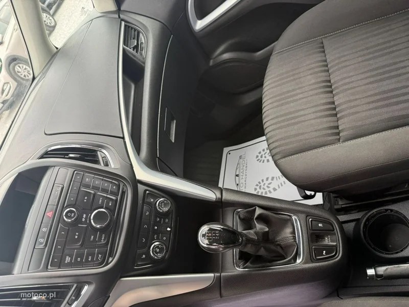 Opel Zafira C Tourer 10