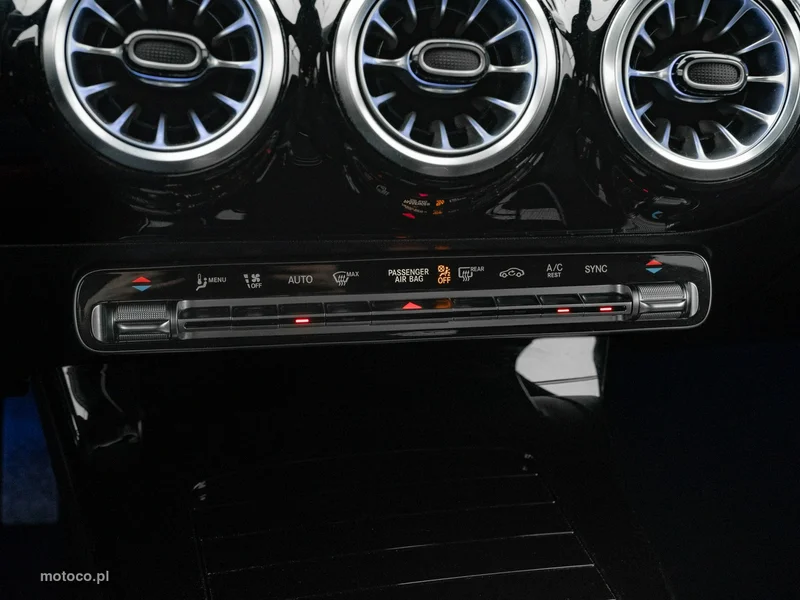 Mercedes-Benz Klasa A W177 A 200 14