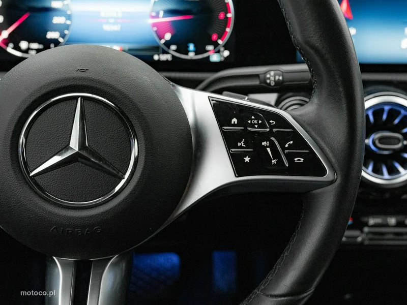 Mercedes-Benz Klasa A W177 A 200 14
