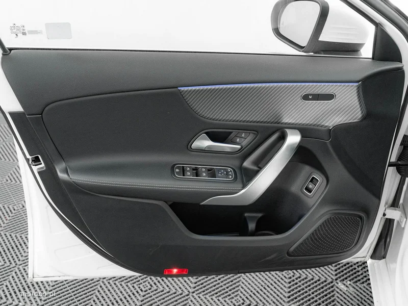 Mercedes-Benz Klasa A W177 A 200 9