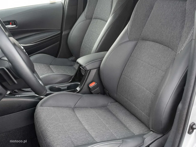 Toyota Corolla E210 12