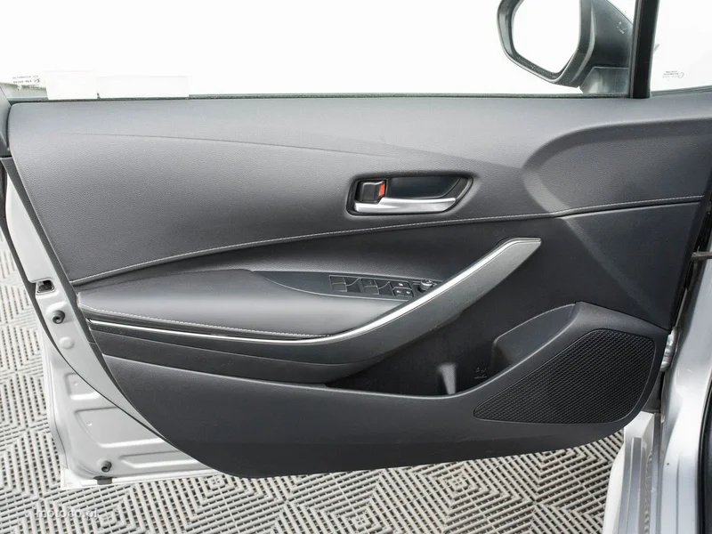 Toyota Corolla E210 10