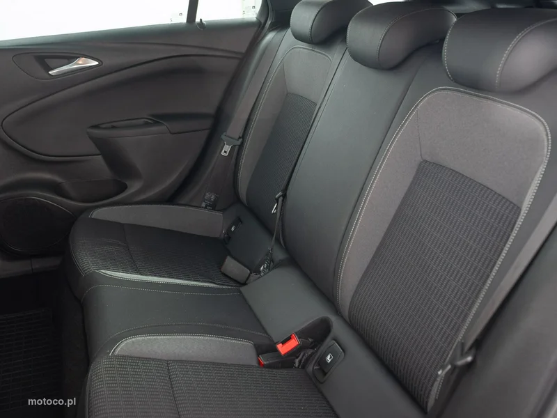 Opel Astra K 29