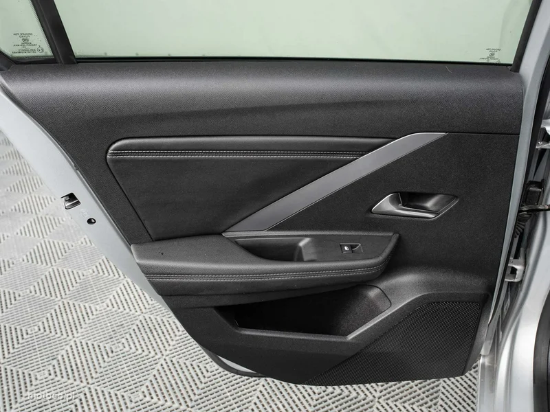 Opel Astra L 22