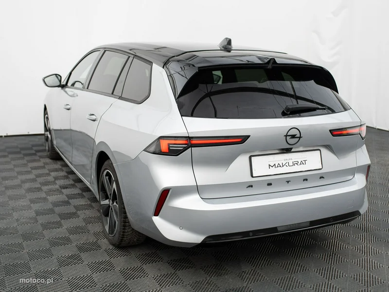 Opel Astra L 4