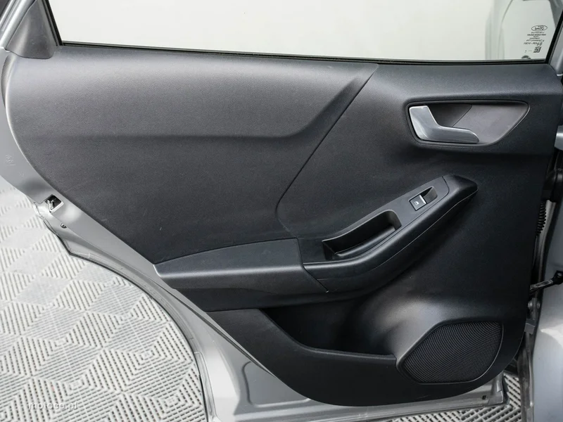 Ford Puma II 24