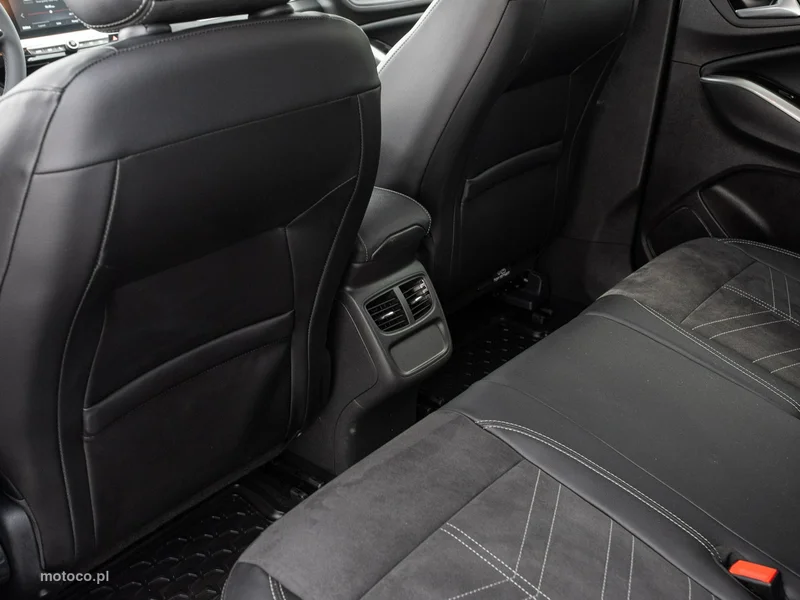 Opel Grandland II 24