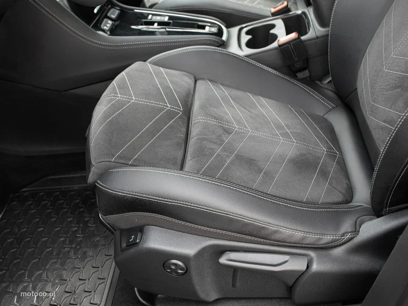 Opel Grandland II 10