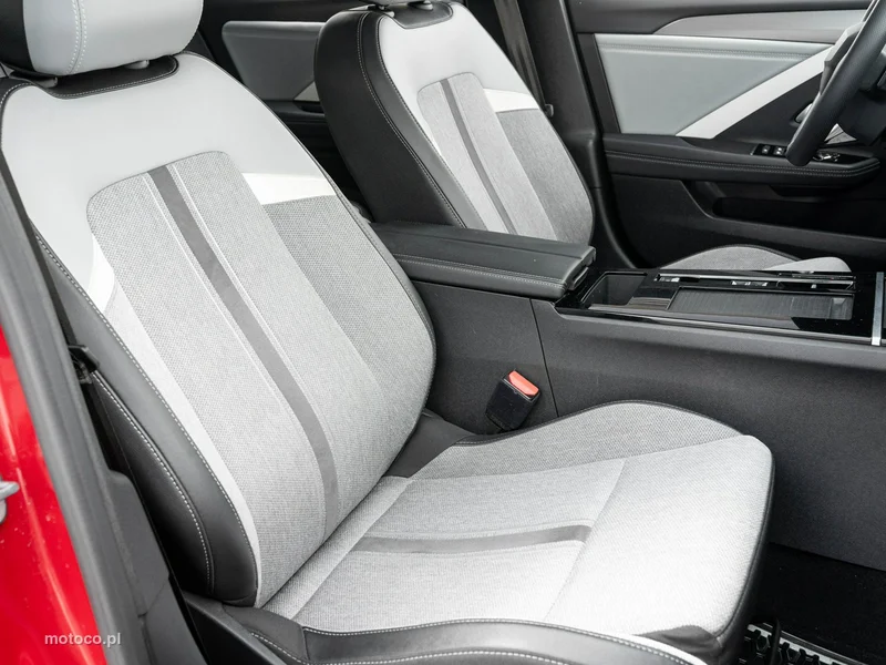 Opel Astra L 25