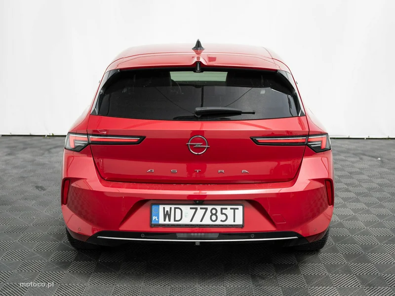 Opel Astra L 8