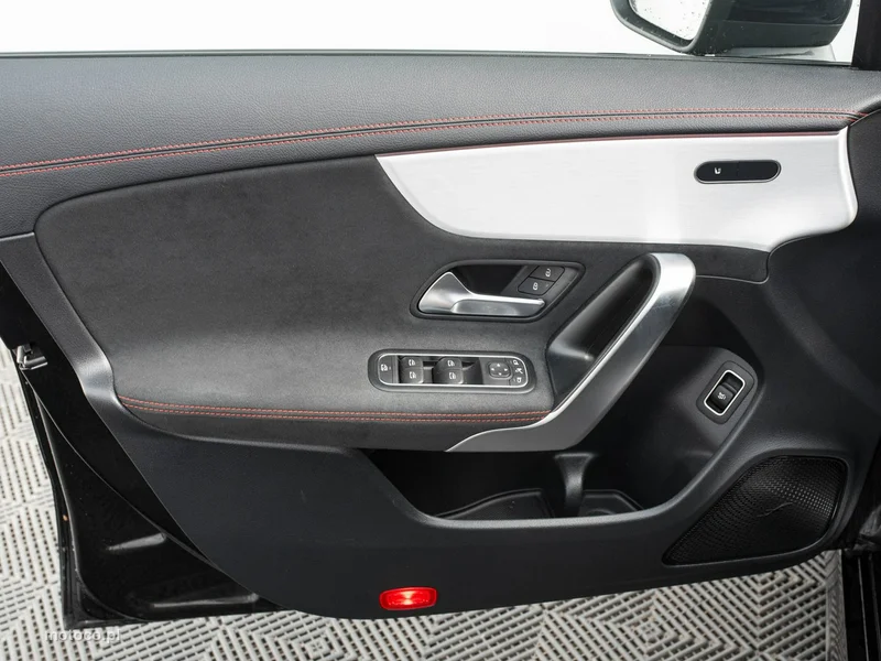 Mercedes-Benz CLA C118 CLA 200 9