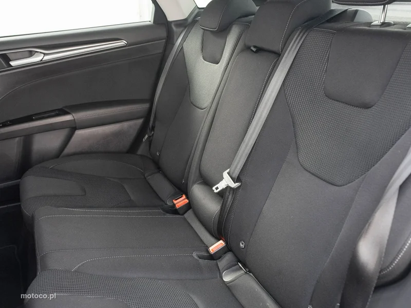 Ford Mondeo V 27