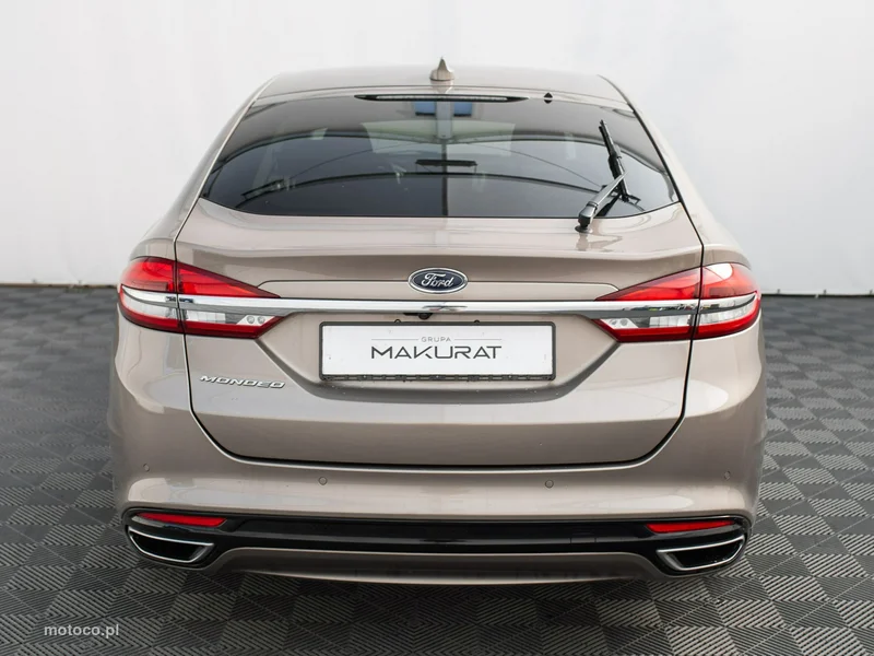 Ford Mondeo V 8