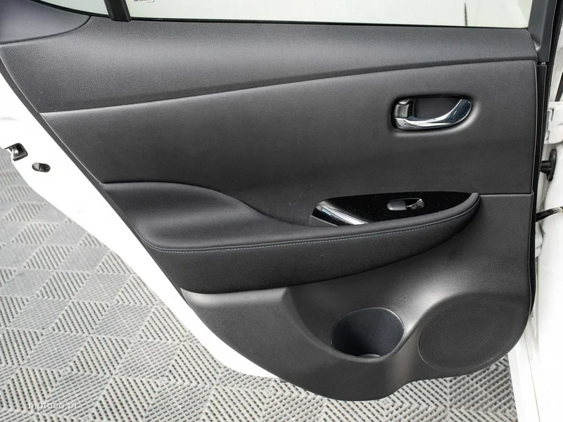 Nissan Leaf 25