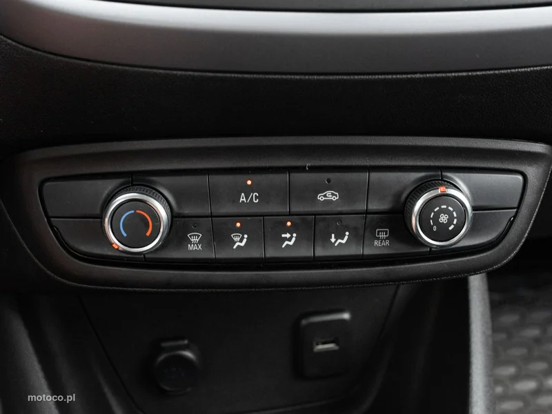 Opel Crossland I 16