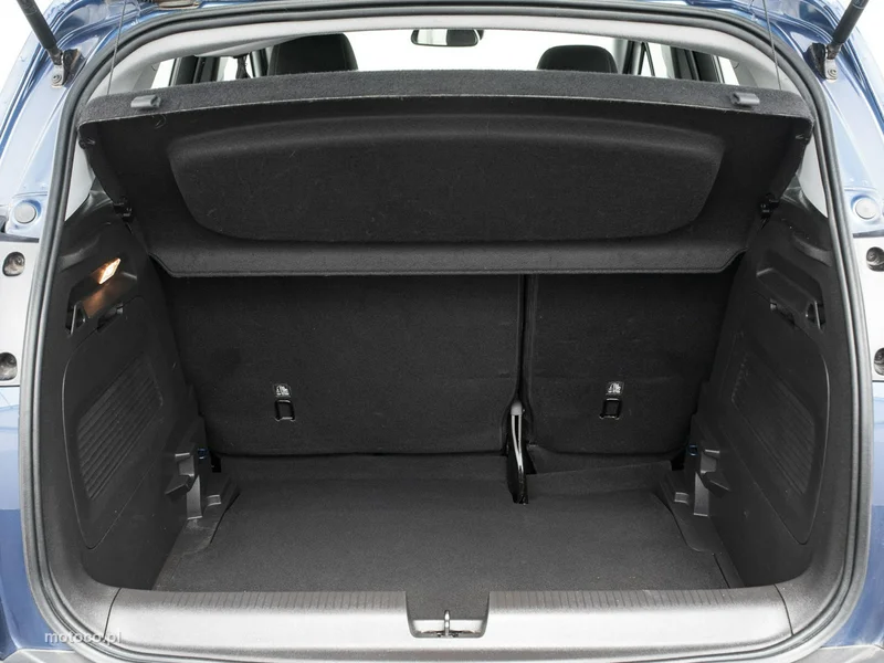 Opel Crossland I 21