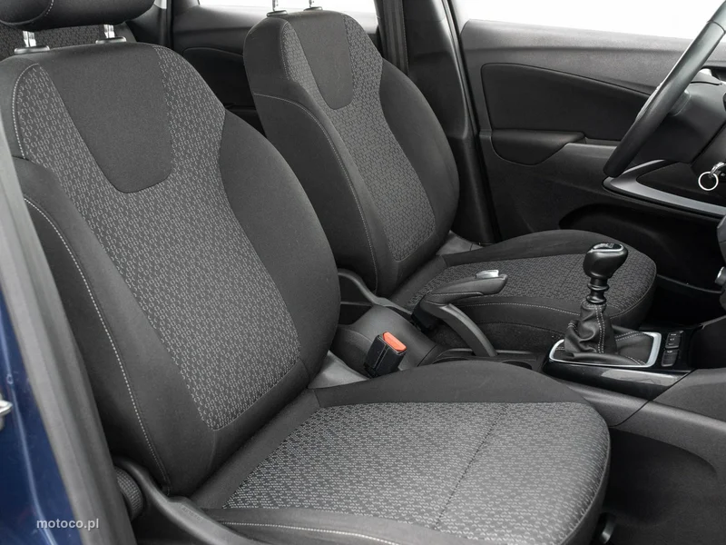 Opel Crossland I 22