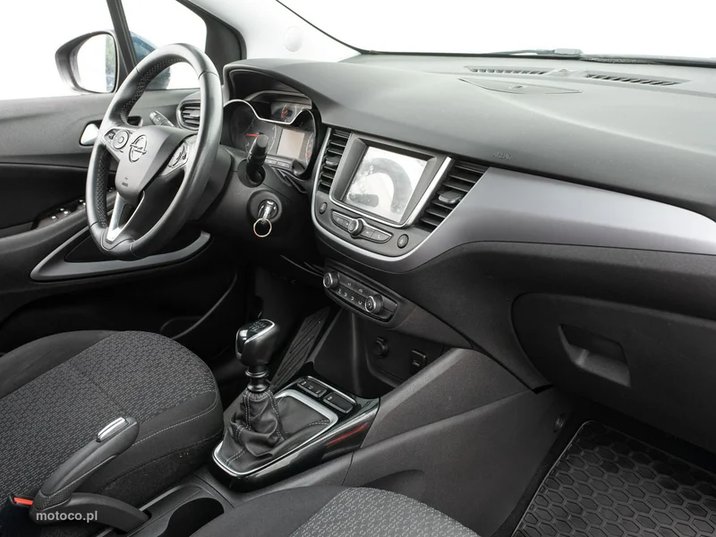 Opel Crossland I 23
