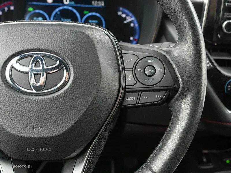 Toyota Corolla E210 13