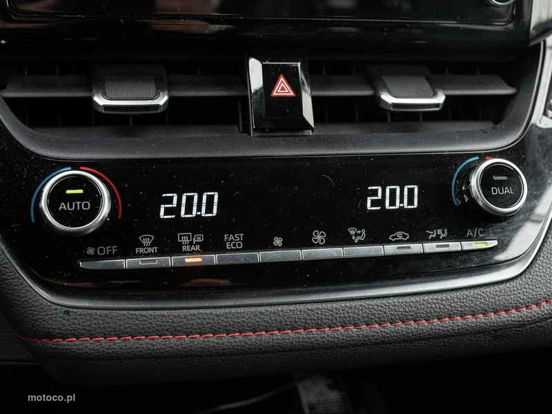 Toyota Corolla E210 16