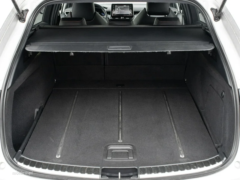 Toyota Corolla E210 24