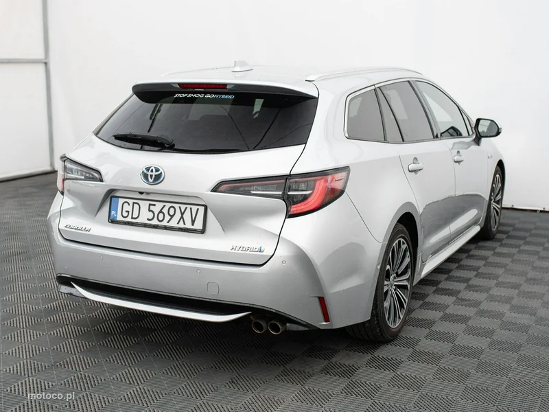 Toyota Corolla E210 5