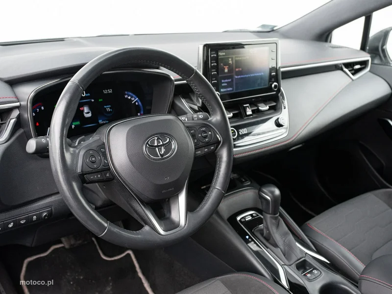 Toyota Corolla E210 6