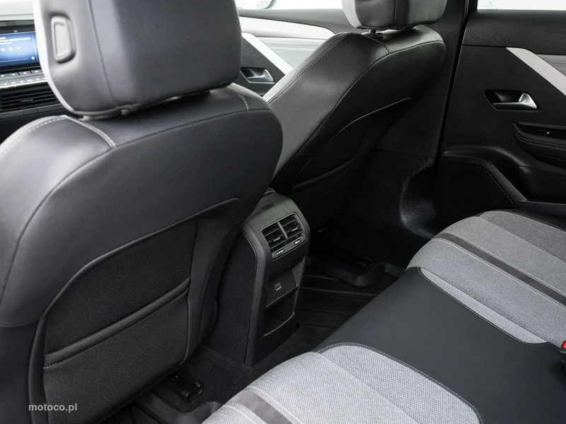 Opel Astra L 23